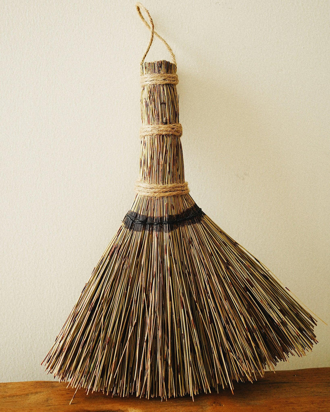 Niki Natural Grass Hand Broom | Olive & Iris